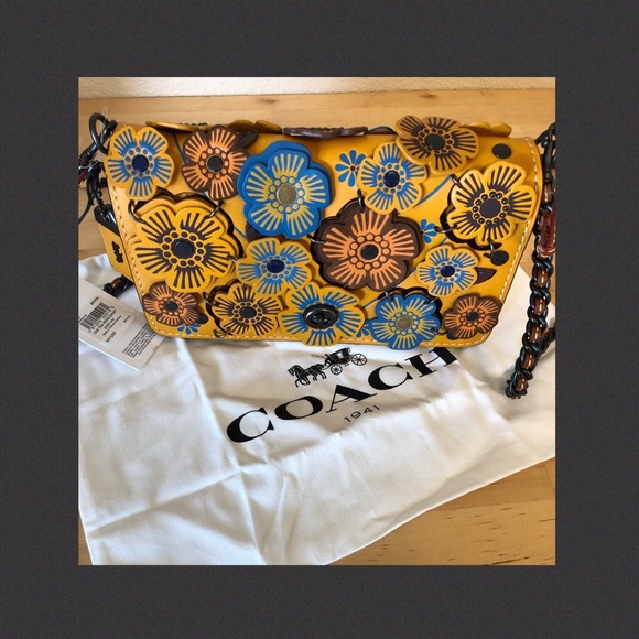 Coach Handbags - NWT Coach Tea Rose Dinky Purse